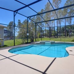 Remodeled Golf Course Pool & Spa Home