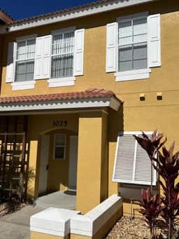 Family-Friendly Resort Townhome Near Disney with Pool, Gym & Free Parking - Image 3