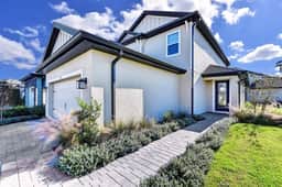 Modern 5 Bed Home located at Reunion Village - Image 2