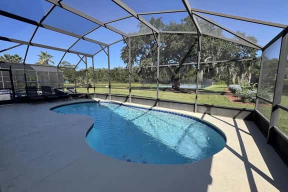 Peaceful Lake Berkley Retreat - Image 1
