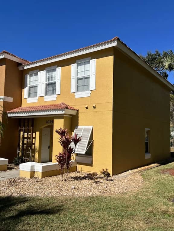 Family-Friendly Resort Townhome Near Disney with Pool, Gym & Free Parking - Image 2