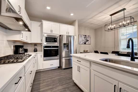 Modern 5 Bed Home located at Reunion Village - Image 4