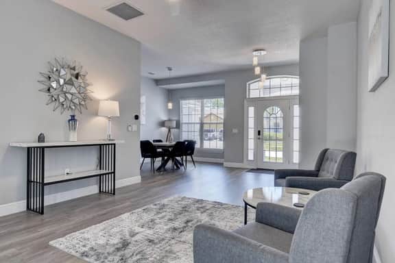 Remodeled Golf Course Pool & Spa Home - Image 2