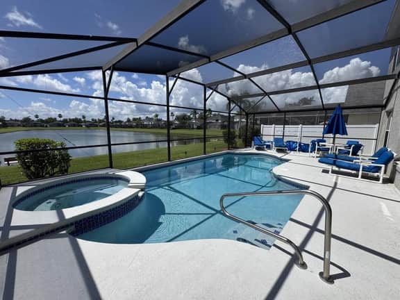 South Facing, Lake View Pool & Spa Home - Image 3